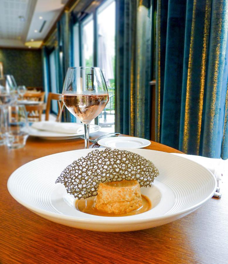 Logis Hotel - Restaurant Le Tulipier Vienne-le-Château Esterno foto