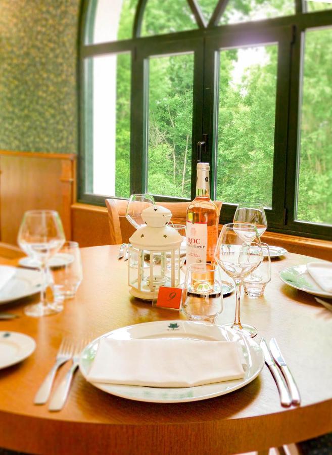 Logis Hotel - Restaurant Le Tulipier Vienne-le-Château Esterno foto