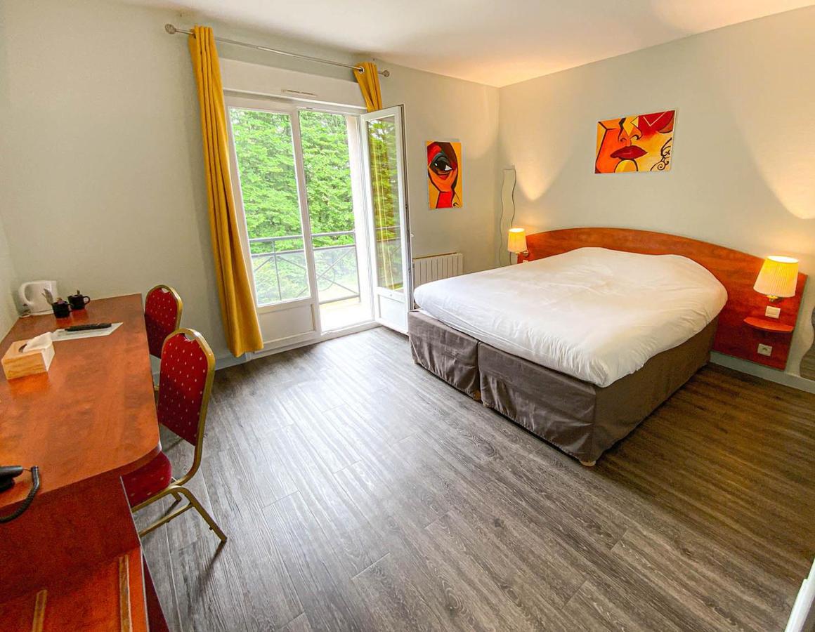 Logis Hotel - Restaurant Le Tulipier Vienne-le-Château Esterno foto