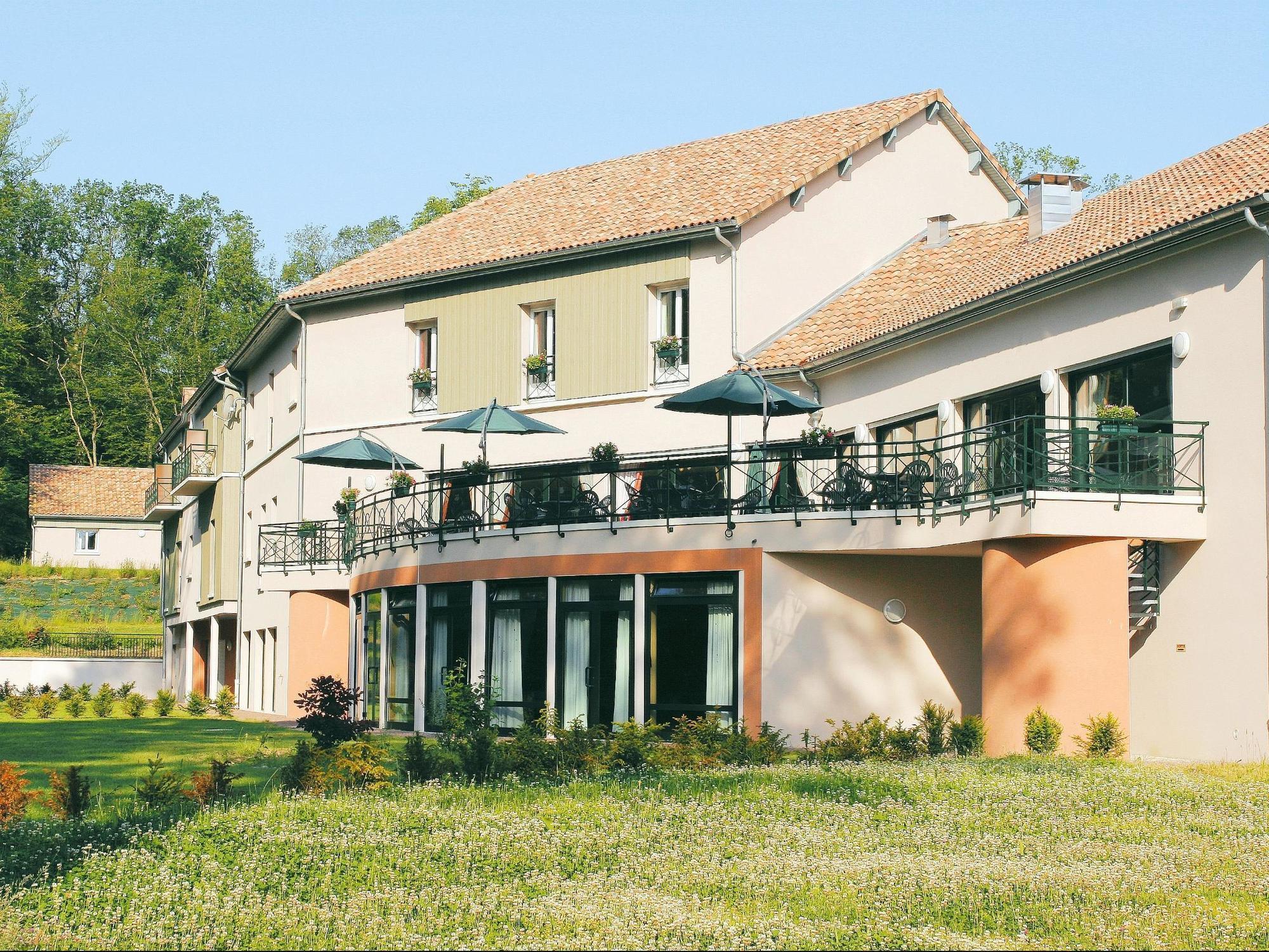 Logis Hotel - Restaurant Le Tulipier Vienne-le-Château Esterno foto